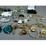 A small collection of costume jewellery including silver plated ivy wreath brooch c1950 and a pair