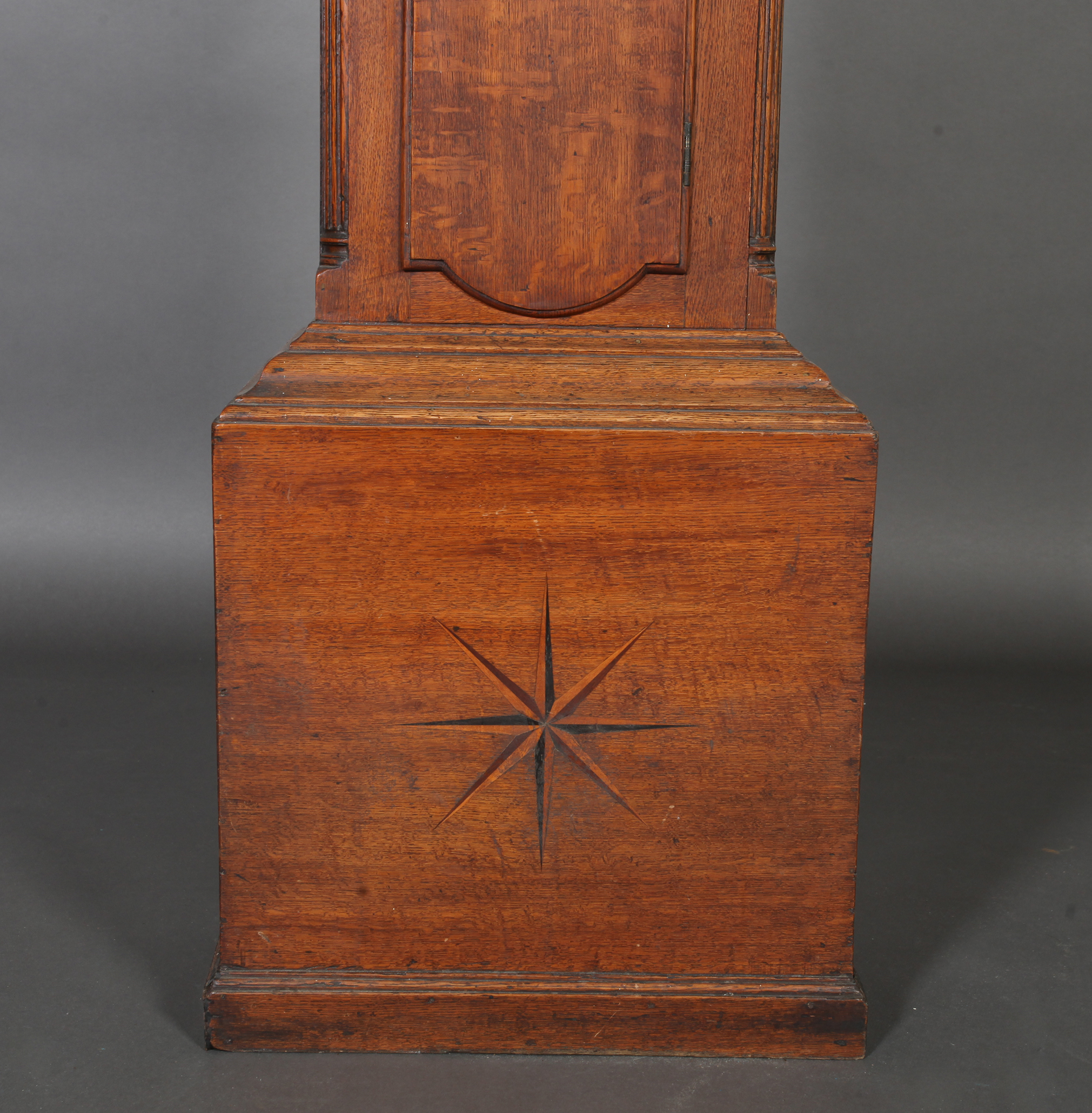 A GEORGE III OAK LONGCASE CLOCK, ornate hood fret cut, dentil moulded and with three gold painted - Image 3 of 3