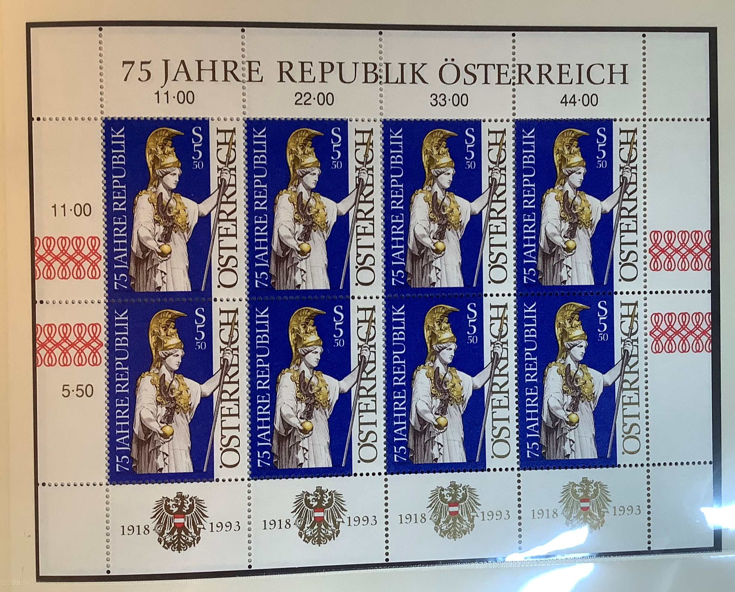 Modern single collection of mint Austrian stamps (1990-1993) contained in single ring binder - Image 2 of 5