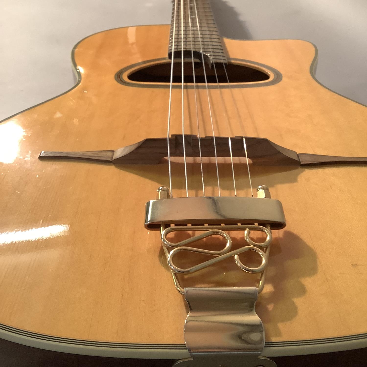 An Ozark gypsy guitar with 'D' sound hole, no.3513, with mahogany neck, rosewood fingerboard, gold - Image 4 of 6