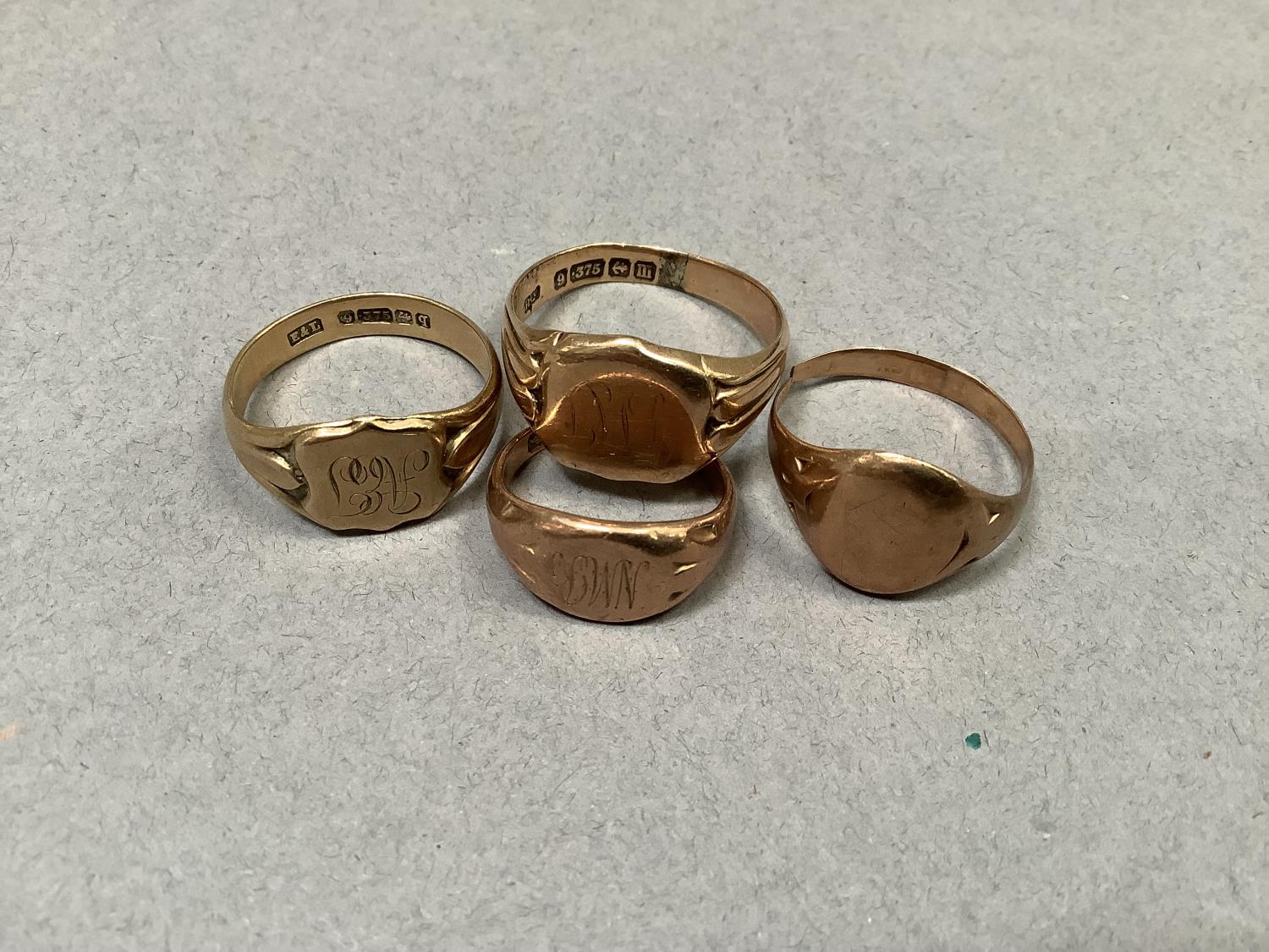Four early 20th century signet rings in rose gold, total approximate weight 16g - Image 2 of 2