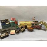 A quantity of Hornby tin plate O gauge to include electric: 6100, burgundy and gilt livery, a Mecano