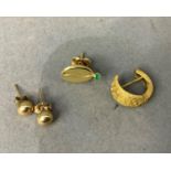 A small quantity of scrap jewelleries, all earrings in yellow metal (tests as 9ct and 18ct gold),