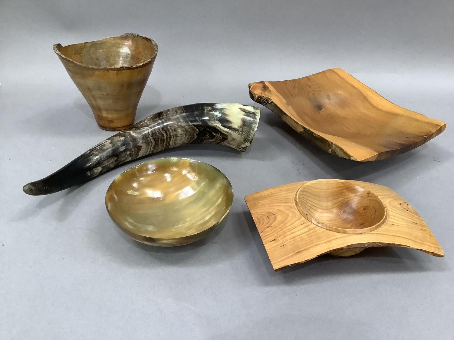 Three items of turned wood including vase and two dishes together with a cow horn and cow horn bowl - Image 3 of 3