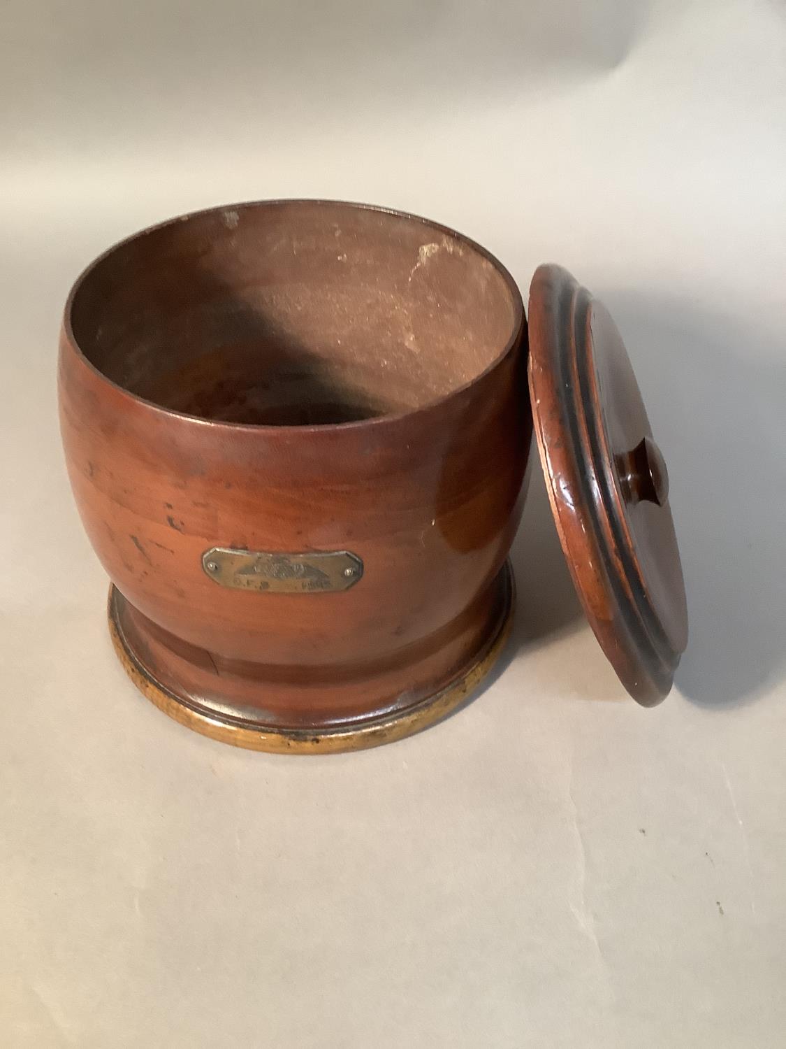 Central Flyer School - A tobacco box formed from the centre section of a mahogany laminate - Image 3 of 4