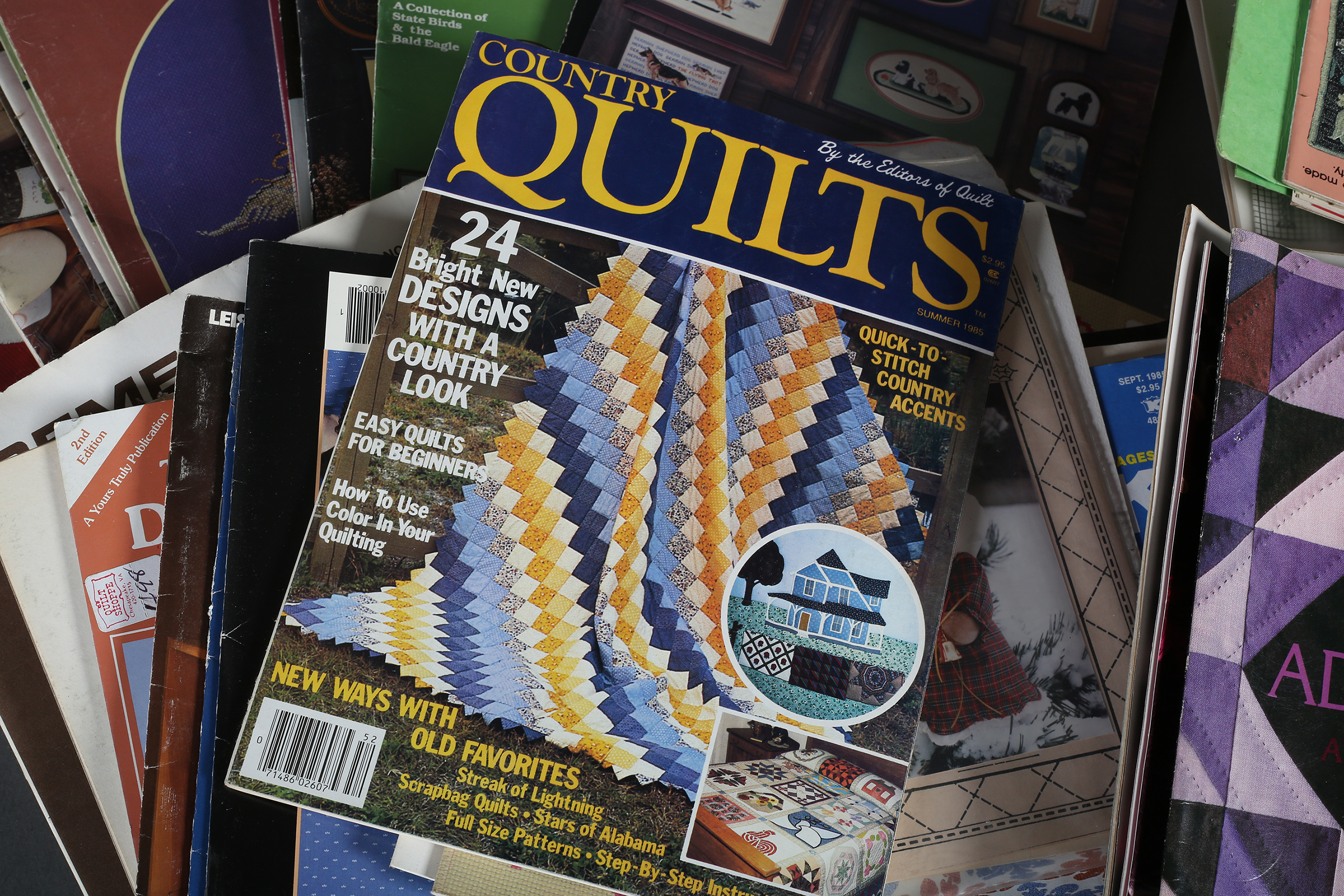 A quantity of knitting, quilting, needlework and craftwork magazines - Image 2 of 3