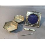A silver photograph frame, square with circular aperture, Birmingham 1907, sterling silver