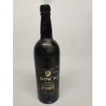 Dow's 1960 Vintage Port, label fair, branded wax capsule covering cork area only, level high
