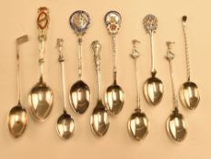 10x assorted hallmarked silver golf teaspoons – with assorted designs and hallmarks incl St