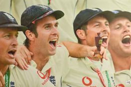 2x Iconic Cricket Prints on Canvas depicting England Ashes Victory v Australia 2005 both