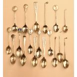 28x assorted hallmarked silver golf teaspoons – with assorted designs and hallmarks incl Sale Golf