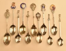 11x assorted hallmarked silver golf teaspoons – with assorted designs and hallmarks incl Hadley Wood