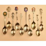 10x assorted hallmarked silver golf teaspoons – with assorted designs and hallmarks incl