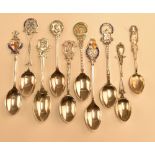 10x assorted hallmarked silver golf teaspoons – with assorted design and hallmarks with enamelled