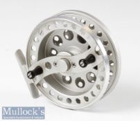 Okuma Aventa VT1000 4 ½” centre pin reel appears with very light signs of use, spins very well