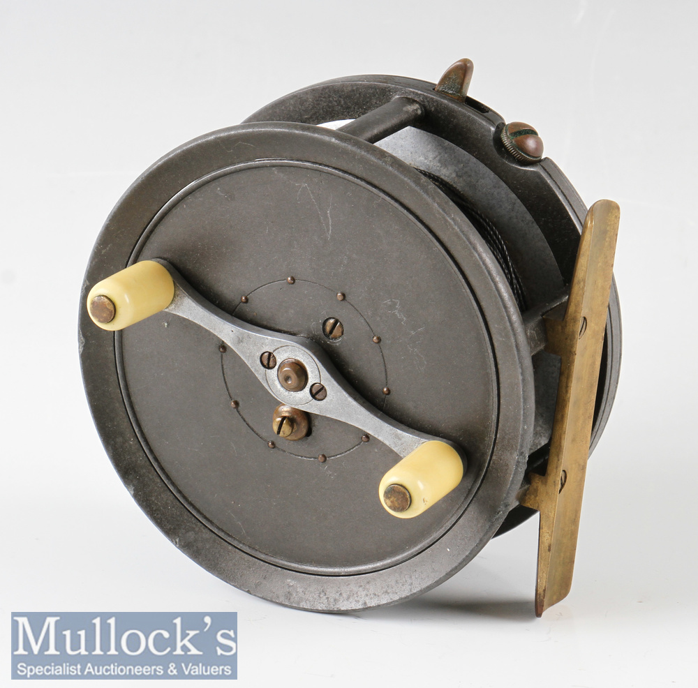 4 ½” Dingley ‘silex style’ casting reel marked internally D8, twin handles, smooth brass foot, rim