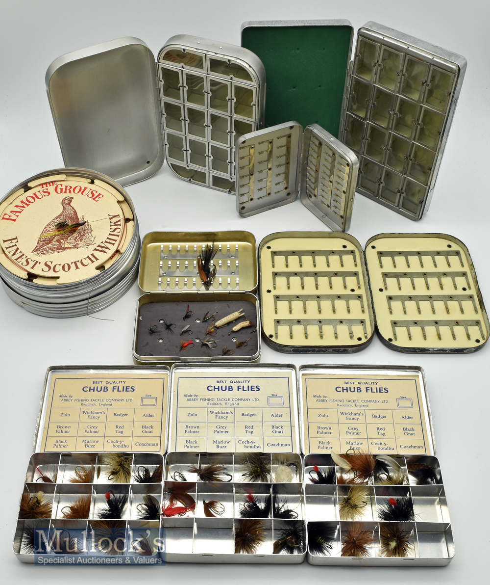 Wheatley Silmalloy fly case with spring hinged compartments internally, measures 15x9x3cm, plus