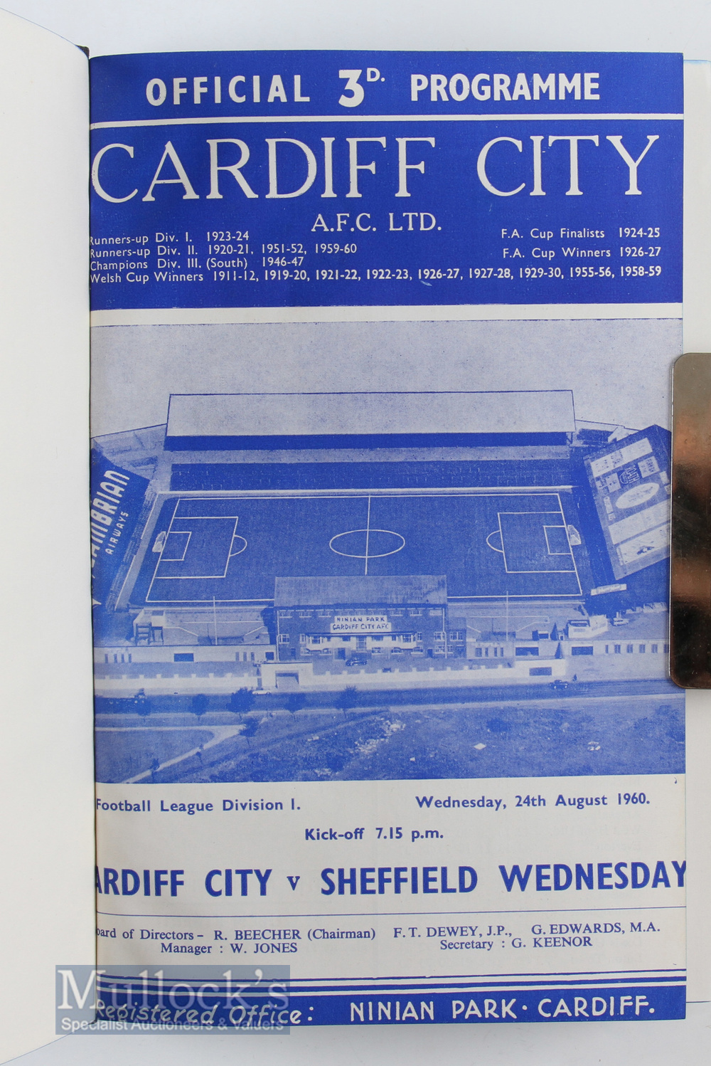 1960/61 Hardbound volume Cardiff City match programmes to include Division 1 matches (21), FA cup - Image 2 of 2