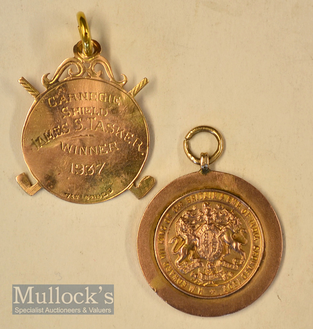 2x Carnoustie Golf Club 9ct gold medals from 1902 onwards – Carnoustie Coronation Golf Trophy 9ct - Image 2 of 2
