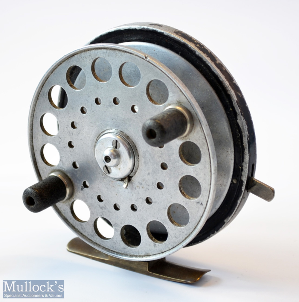 Scarce C Farlow & Co Ltd London SW1 The Barrett Style Spinning Reel - 4” alloy drum reel, twin white - Image 2 of 2