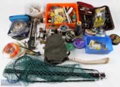 Mixed Collection of Fly Fishing and Fly Tying Accessories – incl 4x vices, selection of thread,