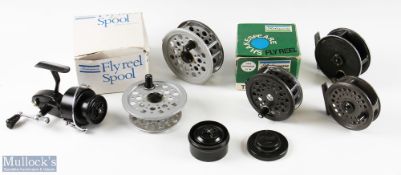 Selection of Fly reels including a Shakespeare Beaulite 4 ¼” fly reel with spare spool, an