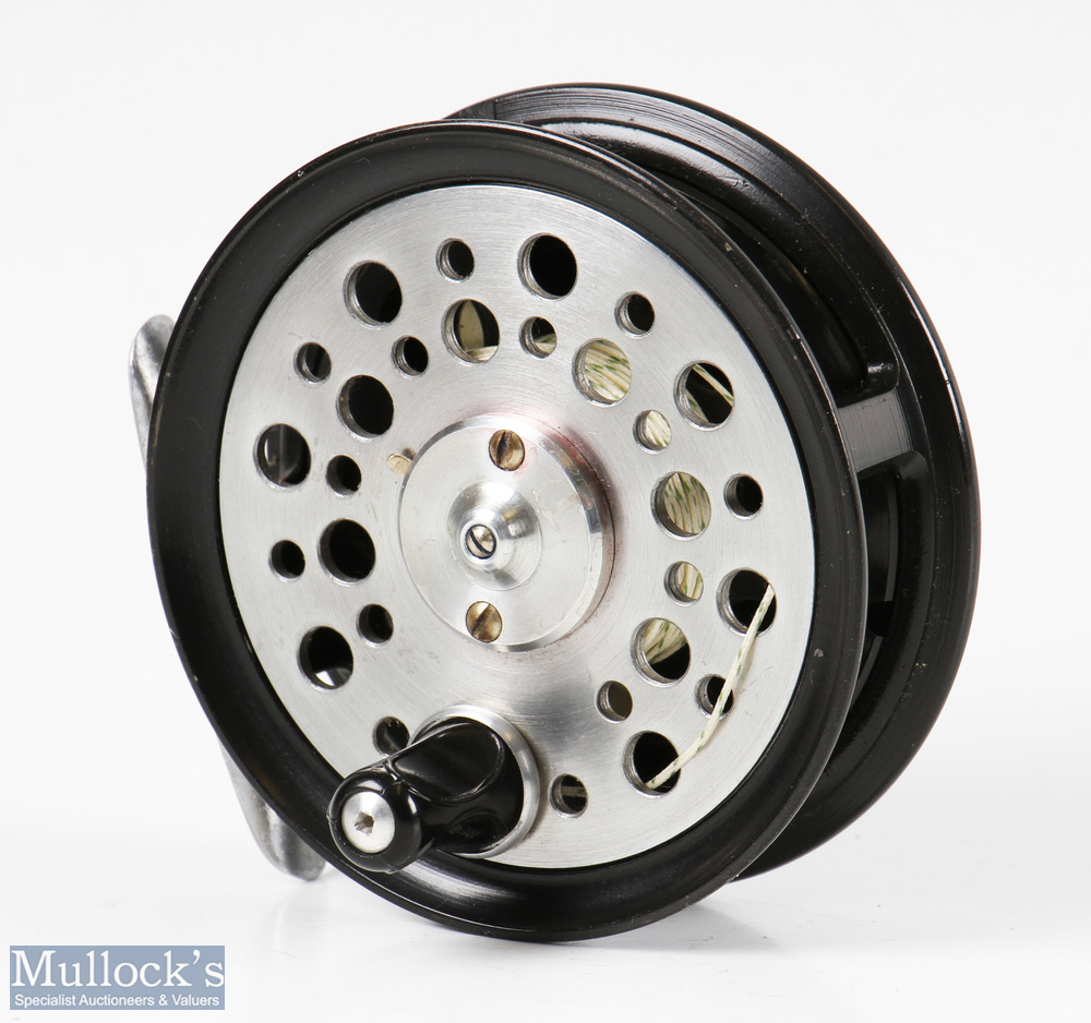 Fine JW Young Orvis Battenkill 3 ¼” alloy fly reel with smooth alloy foot, dimple black handle, - Image 2 of 3