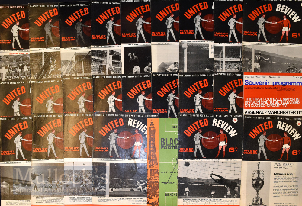Manchester United football programme collection to include 1963/64 homes (26) + aways at Spurs ( - Image 2 of 5