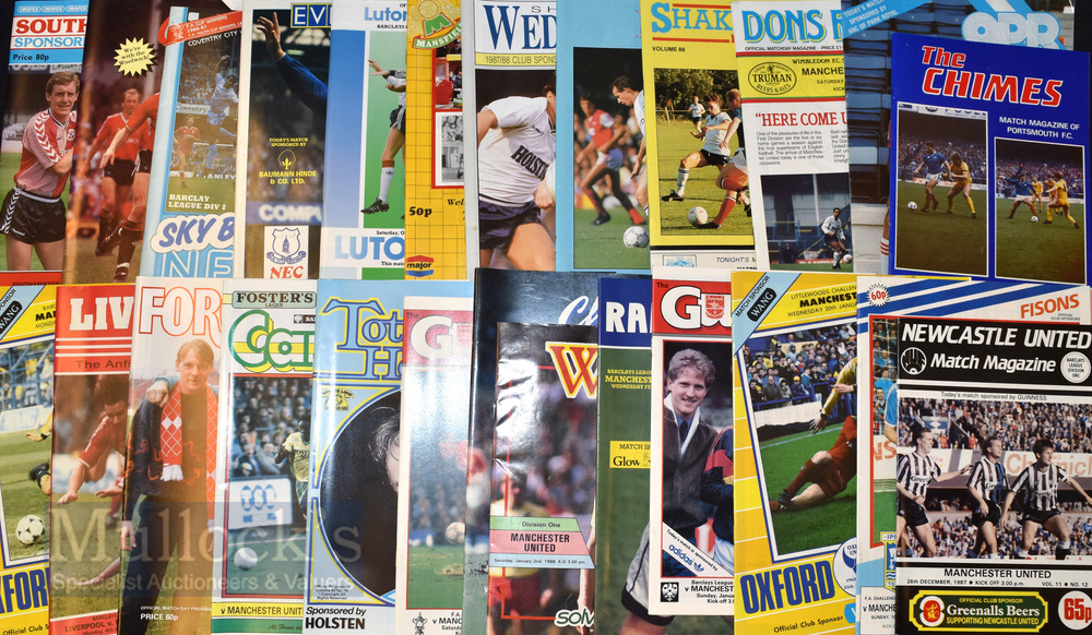 Manchester Utd football programme collection to include 1984/85 homes (31) + aways (22); 1985/86 - Image 11 of 11