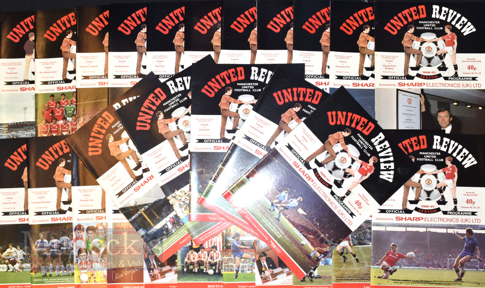 Manchester Utd football programme collection to include 1984/85 homes (31) + aways (22); 1985/86 - Image 8 of 11