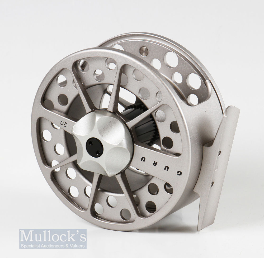 Fine Lamson Guru G2.0 3 ¼” Fly Reel with ventilated spool with counter balanced handle with rear - Image 3 of 3