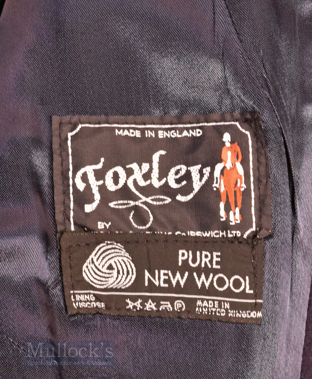 Fine Foxley Hunting Jacket made in England, lady's size 40, pure new wool - Image 2 of 3