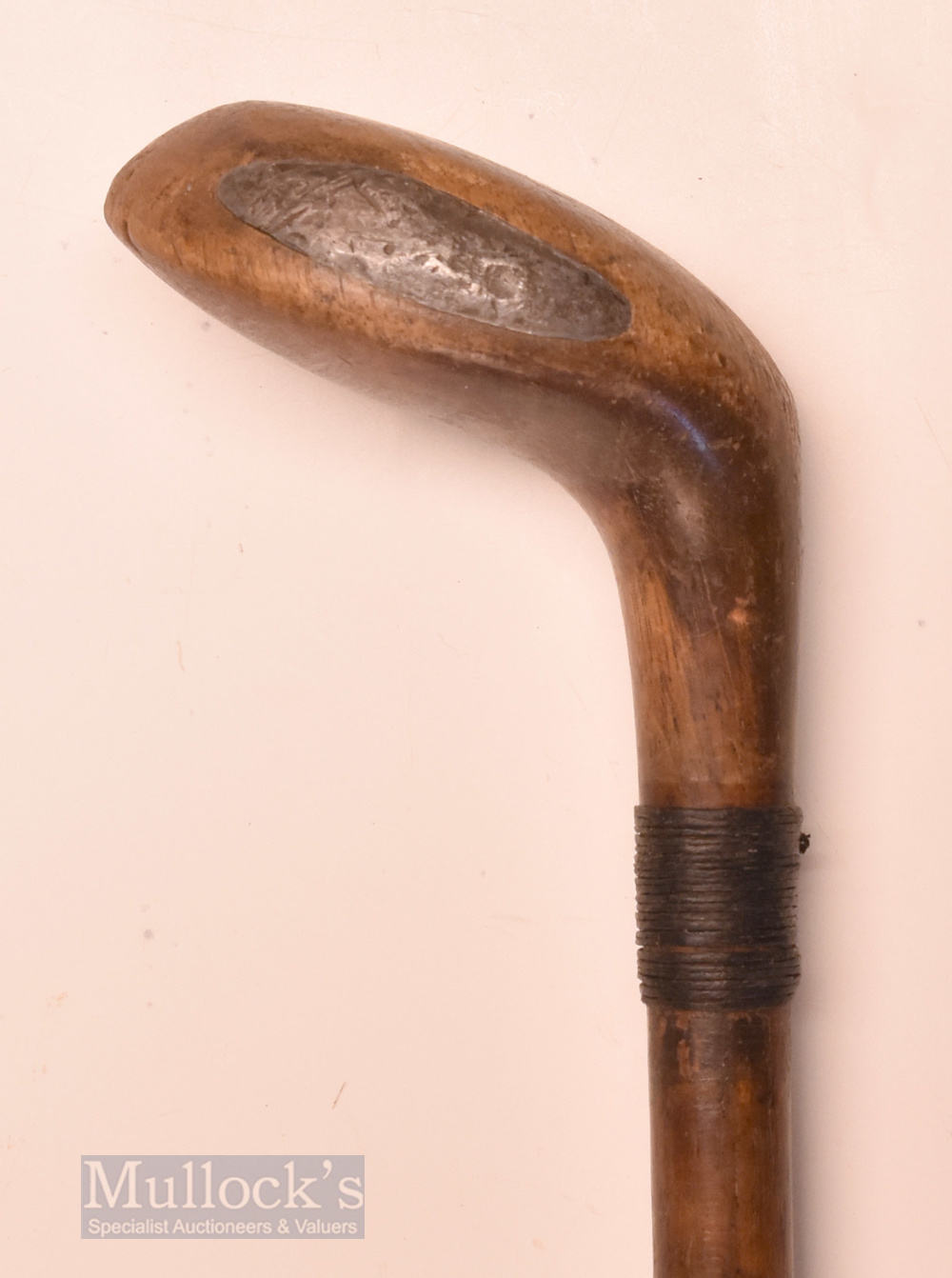 Early Sunday Golf Walking Stick fitted with light stained socket head wood handle, decorative - Image 2 of 2