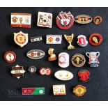 Collection of 25x Manchester United football club badges, a mixture of enamel and other metal badges