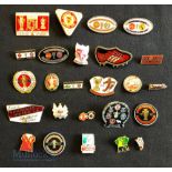 Collection of 25x Manchester United football club badges, a mixture of enamel and other metal badges