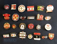 Collection of 25x Manchester United Football club badges, a mixture of enamel and other metal badges