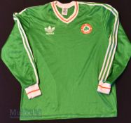 1987/87 Ireland International Home football shirt size large in green, Adidas, long sleeve