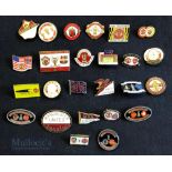 Collection of 25x Manchester United football club badges, a mixture of enamel and other metal badges