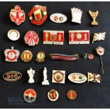Collection of 25x Manchester United football club badges, a mixture of enamel and other metal badges