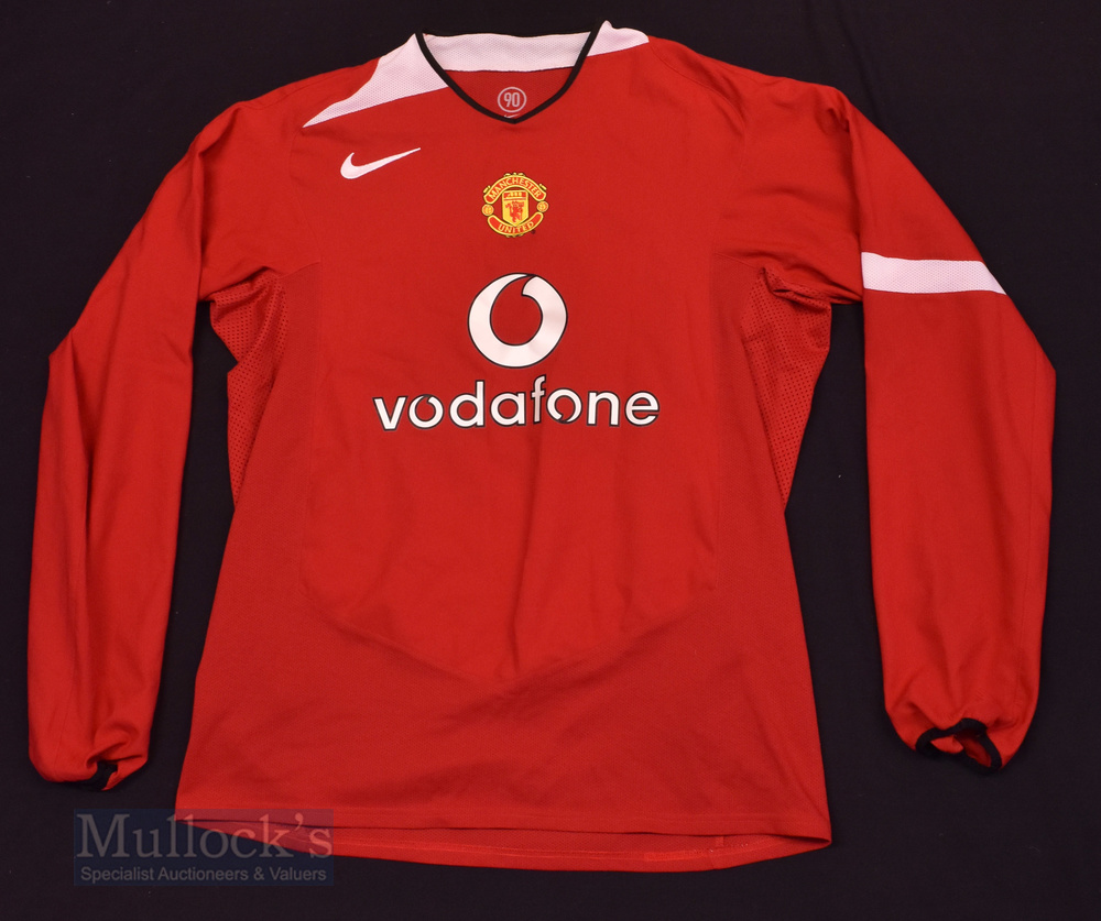 2004/06 Manchester United Home football shirt size 42/44”, Nike, in red and white, long sleeve