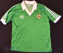 1980/82 Northern Ireland International Home football shirt size large, Adidas, in green, short