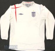 2005/07 England International Home football shirt size large in white, long sleeve