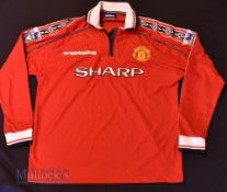 1998/00 Manchester United Home football shirt size large, in red, Umbro, long sleeve, with League