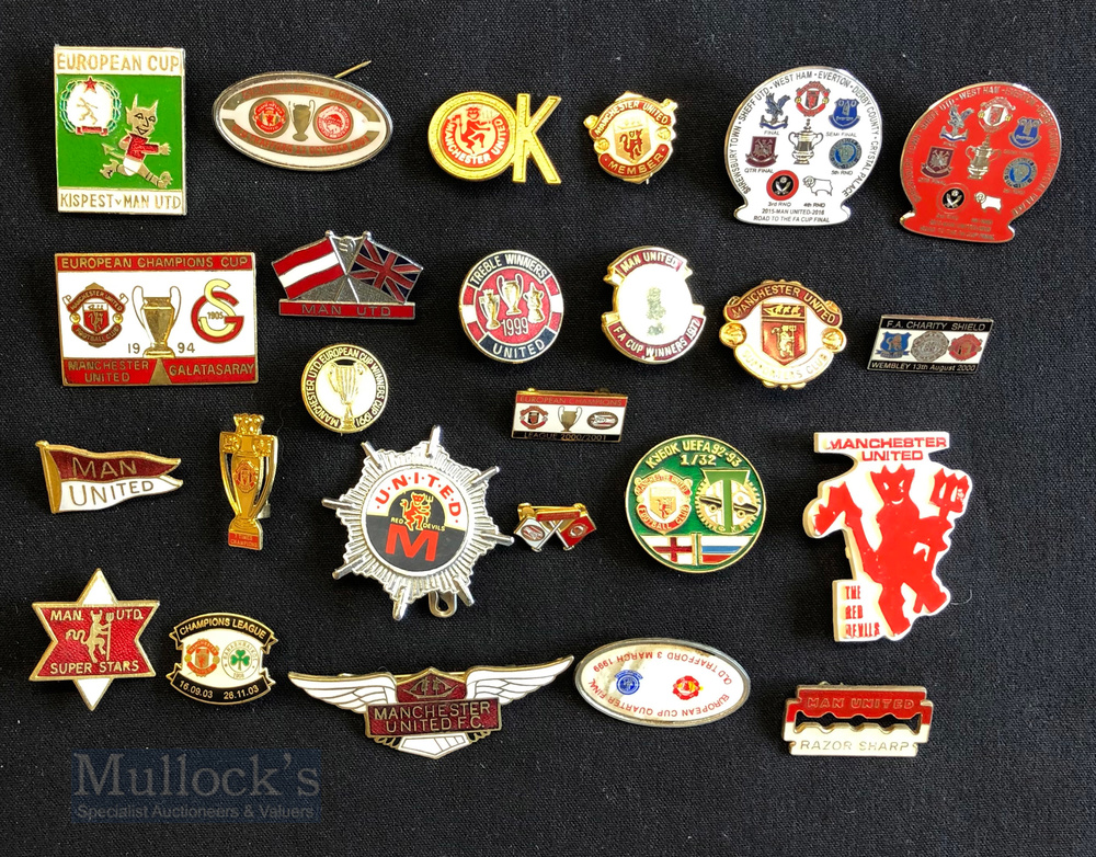 Collection of 25x Manchester United football club badges a mixture of enamel and other metal