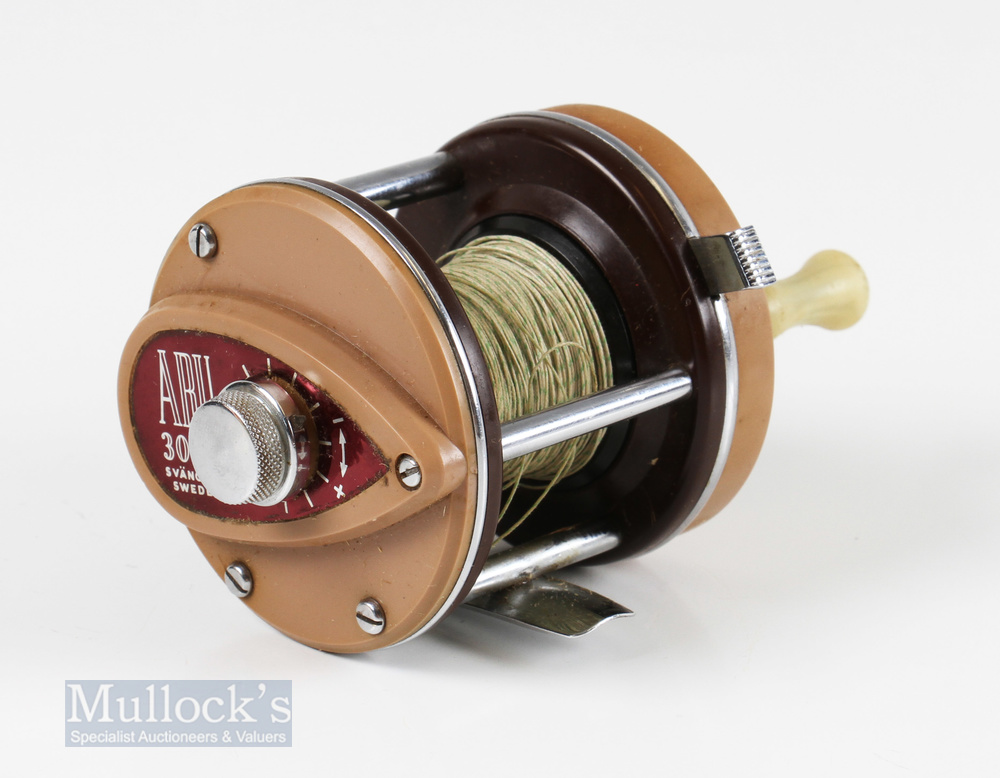 Abu 3000 Multiplier Reel with Display Box reel in brown finish numbered 080402, runs smooth, with - Image 3 of 4