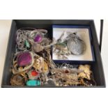 GOOD SELECTION OF SILVER AND OTHER JEWELLERY including a cabochon garnet set silver star brooch, a