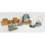 SELECTION OF ITEMS FROM THE NEW YORK WORLDS FAIR including a transfer decorated glass dish, two gilt