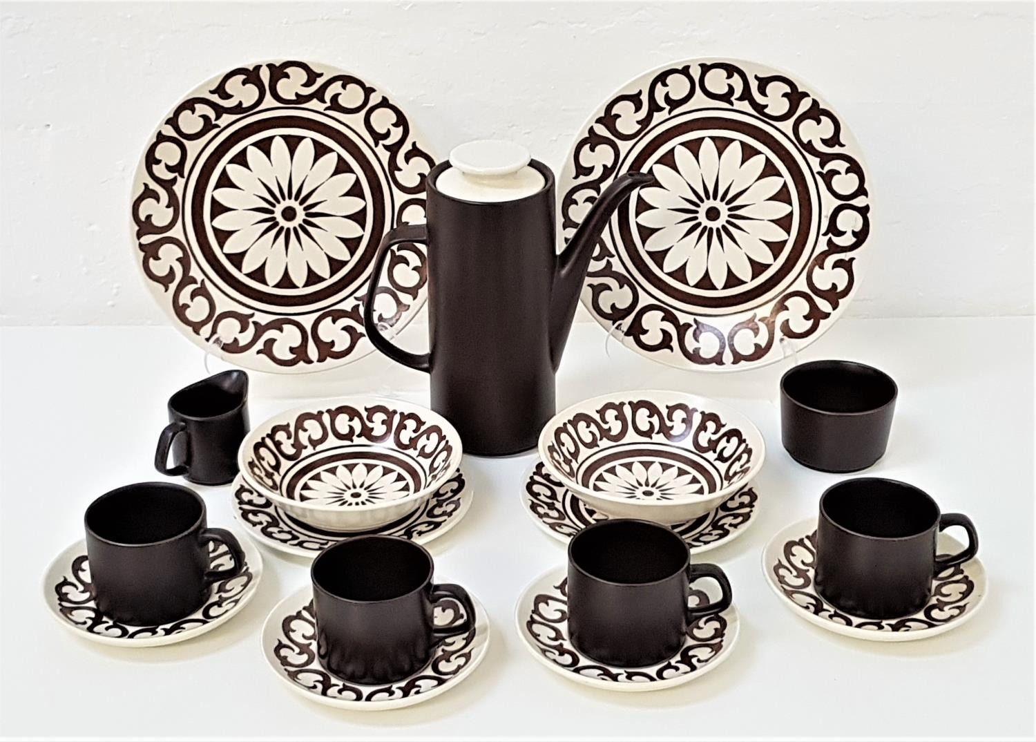 ALFRED MEAKIN MAIDSTONE PATTERN DINNER SERVICE for six and comprising dinner plates, side plates,