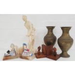 MIXED LOT OF COLLECTABLES including a pair of oak bookends with bird decoration, pair of alabaster