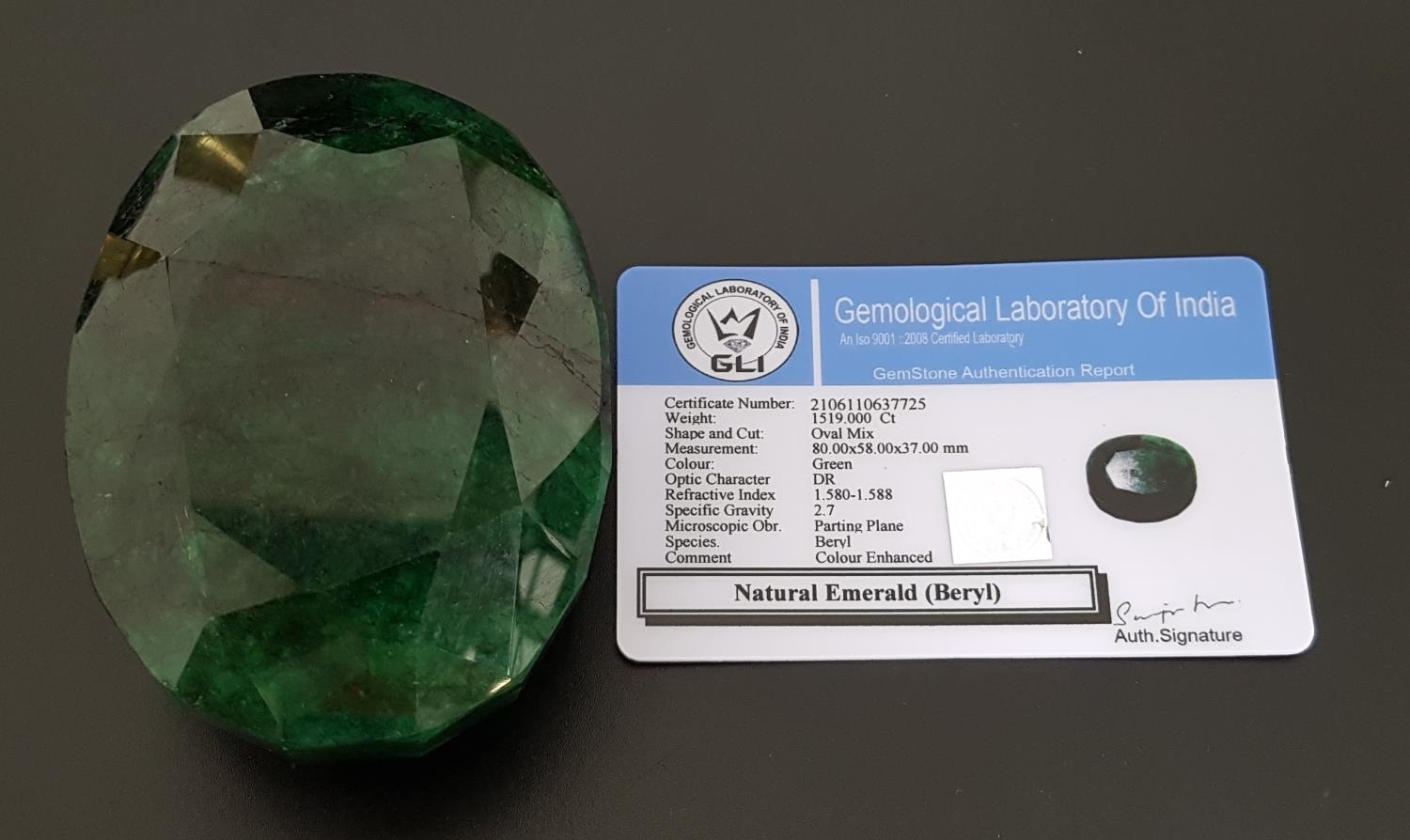 VERY LARGE CERTIFIED LOOSE NATURAL EMERALD the oval cut emerald weighing 1519cts, with GLI